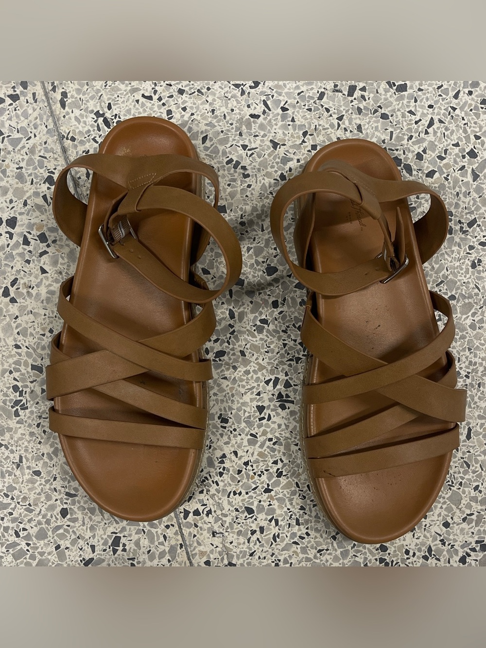 Universal Thread Tan Strappy Ankle Buckle Sandals